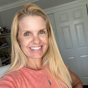 Meet your Posher, Cortney